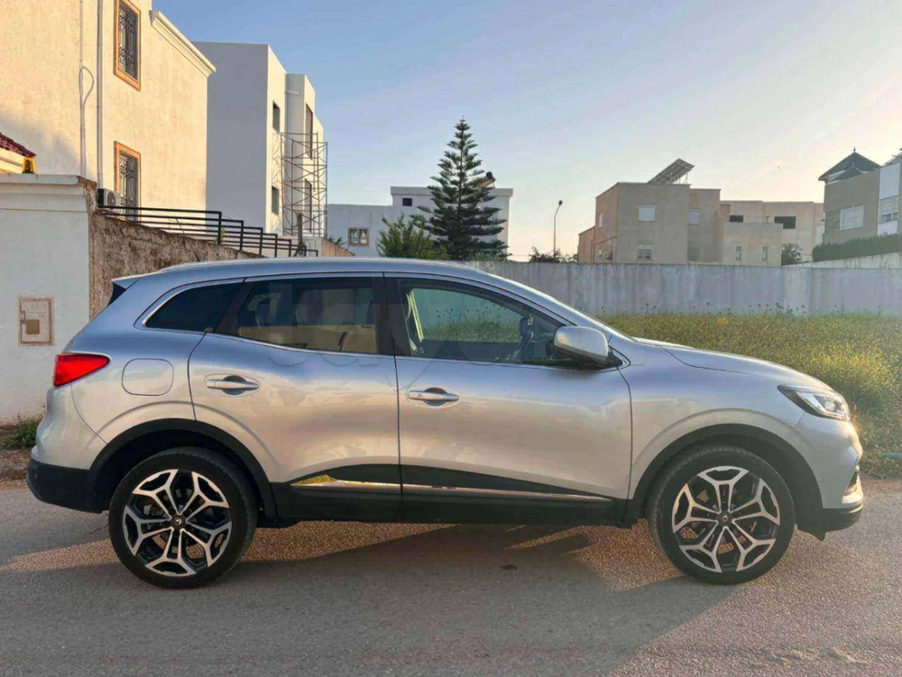 Le confort d'un SUV parfaitement entretenu par son unique propriétaire Renault Kadjar - Ariana